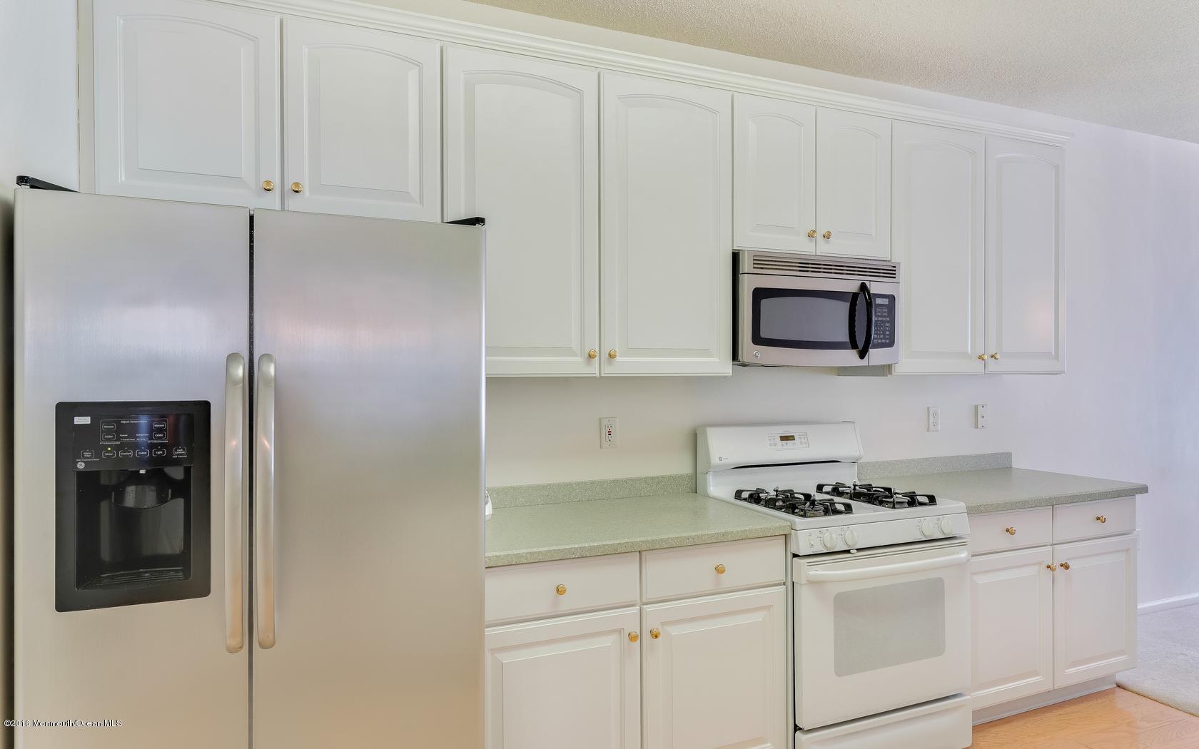 33 Silverside Road Lakewood, NJ 08701 - Photo 18 of 31 21-photo-web-1680x1050-112319