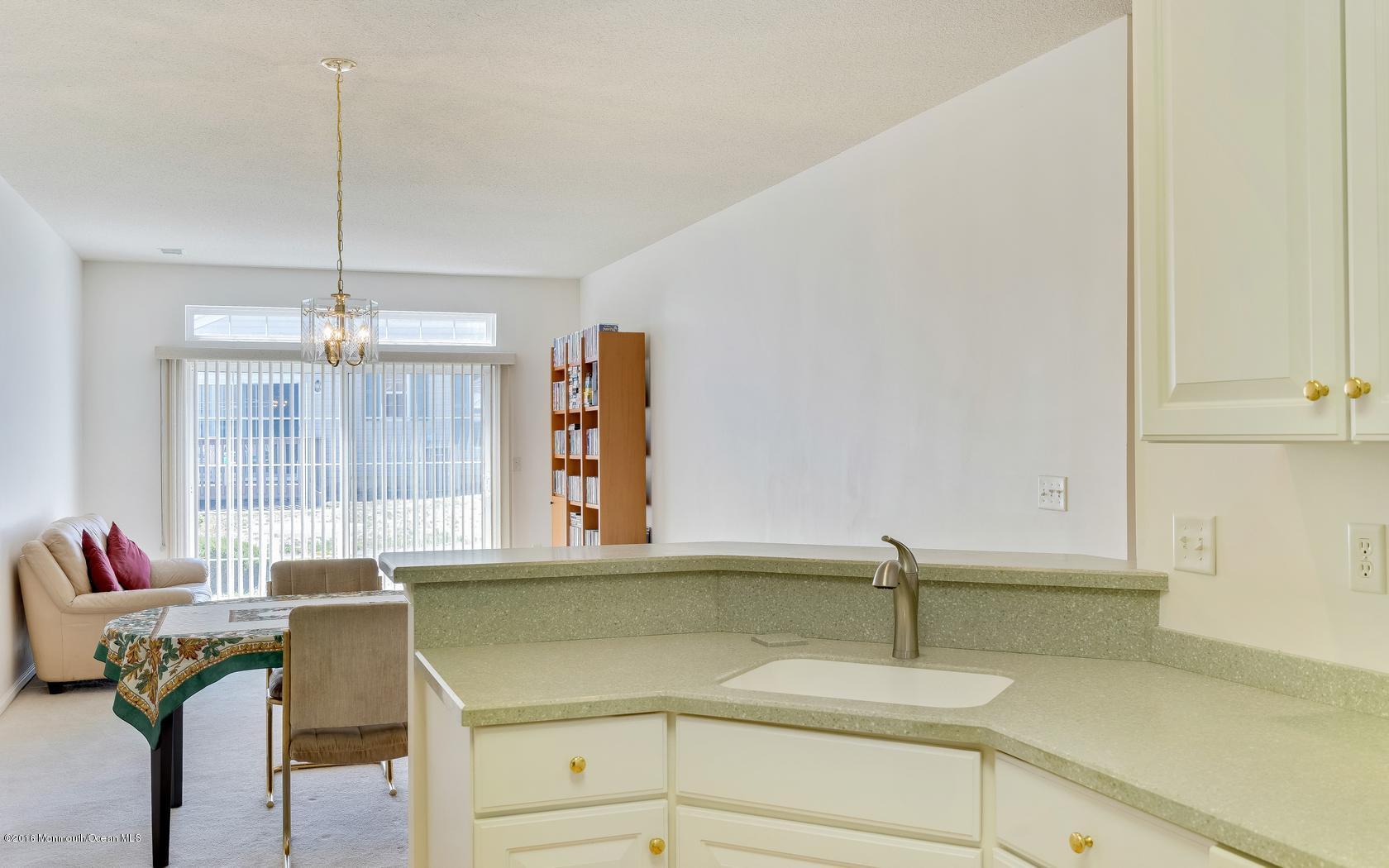 33 Silverside Road Lakewood, NJ 08701 - Photo 20 of 31 24-photo-web-1680x1050-148261