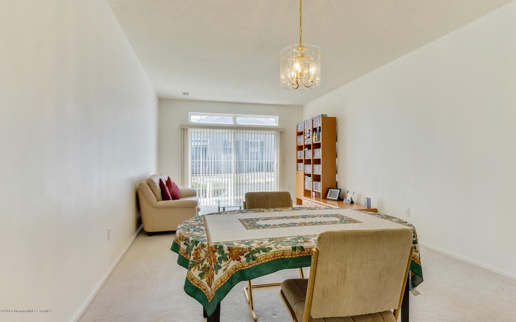 33 Silverside Road Lakewood, NJ 08701 - Photo 21 of 31 25-photo-web-1680x1050-145653