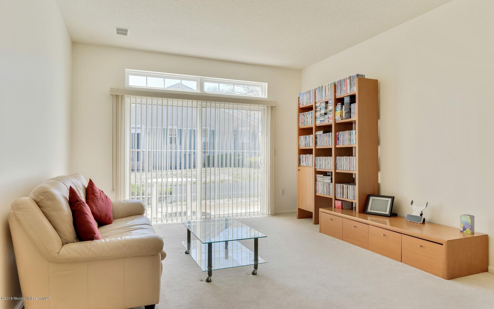 33 Silverside Road Lakewood, NJ 08701 - Photo 22 of 31 26-photo-web-1680x1050-160965