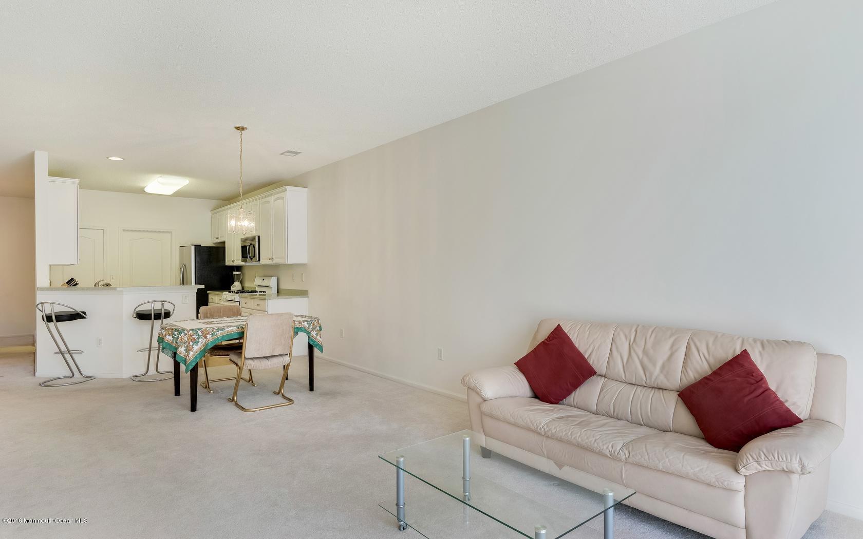 33 Silverside Road Lakewood, NJ 08701 - Photo 23 of 31 28-photo-web-1680x1050-113560