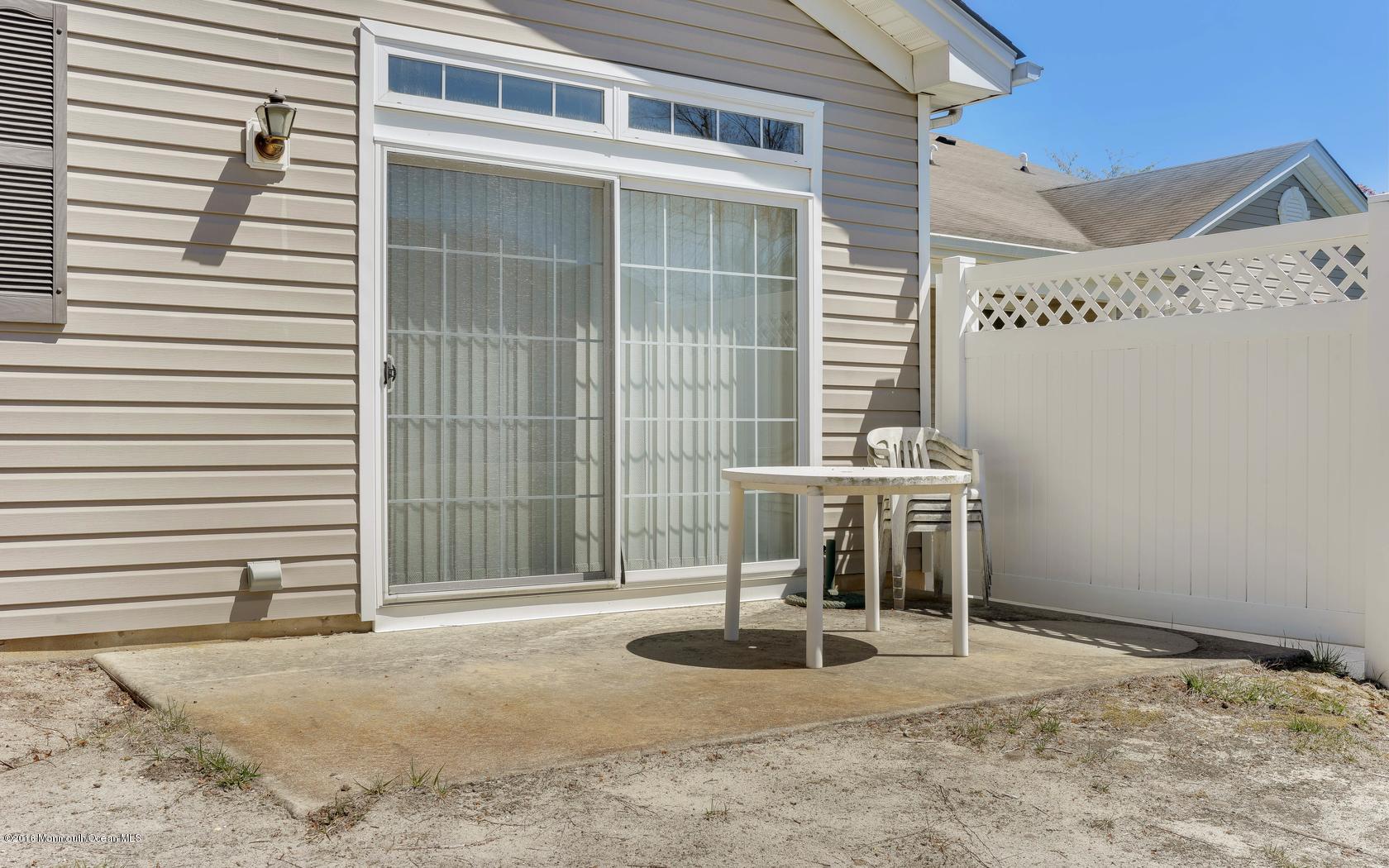 33 Silverside Road Lakewood, NJ 08701 - Photo 25 of 31 30-photo-web-1680x1050-286727