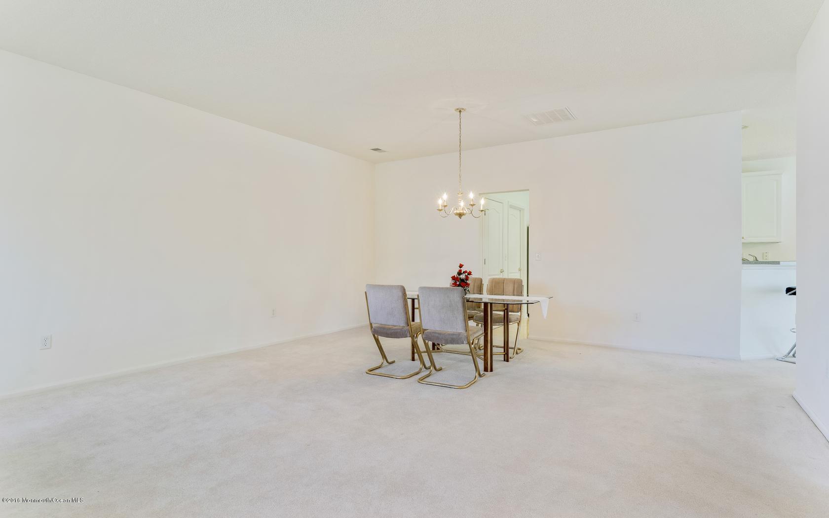 33 Silverside Road Lakewood, NJ 08701 - Photo 6 of 31 9-photo-web-1680x1050-72064