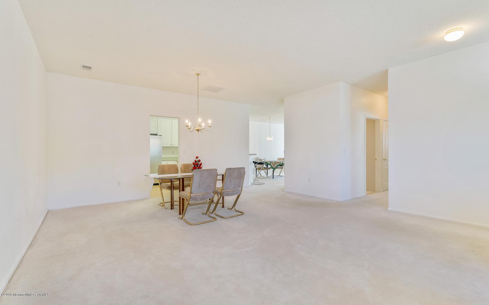 33 Silverside Road Lakewood, NJ 08701 - Photo 7 of 31 10-photo-web-1680x1050-82813