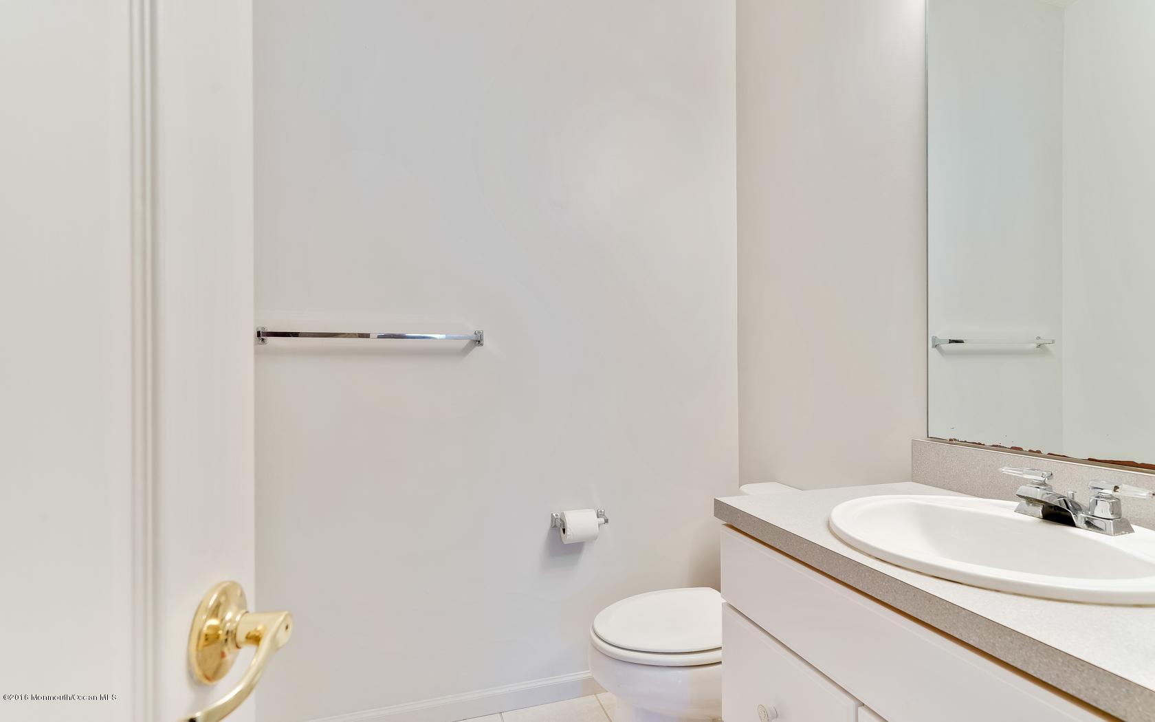 33 Silverside Road Lakewood, NJ 08701 - Photo 10 of 31 13-photo-web-1680x1050-57569