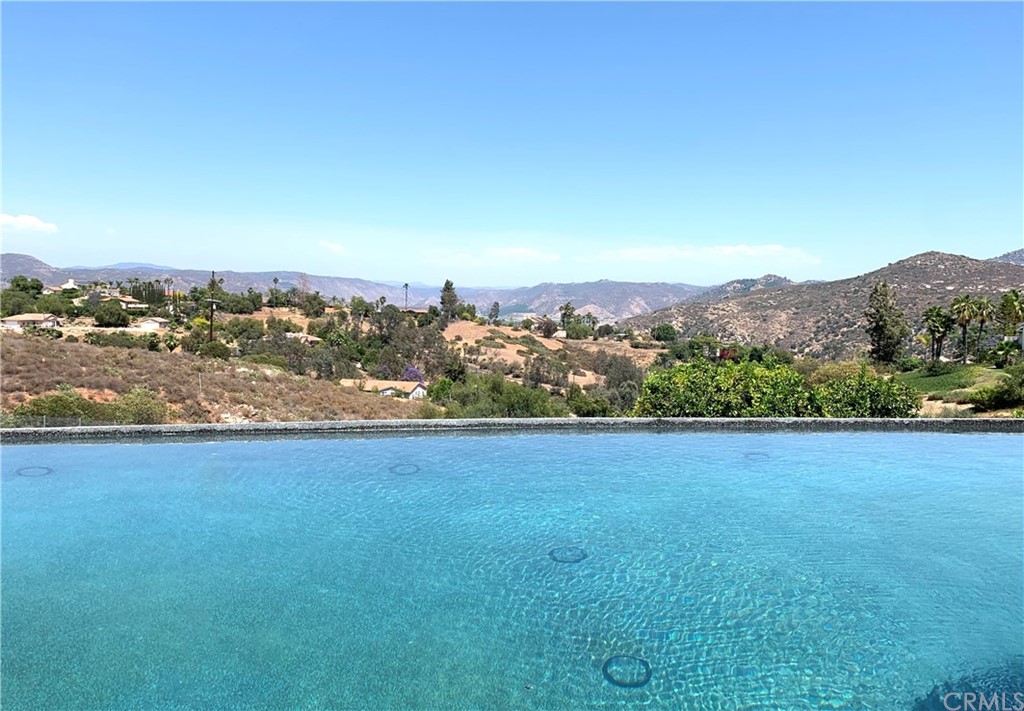 2834 Paseo Del Bianco Escondido, CA 92025 - Photo 10 of 42