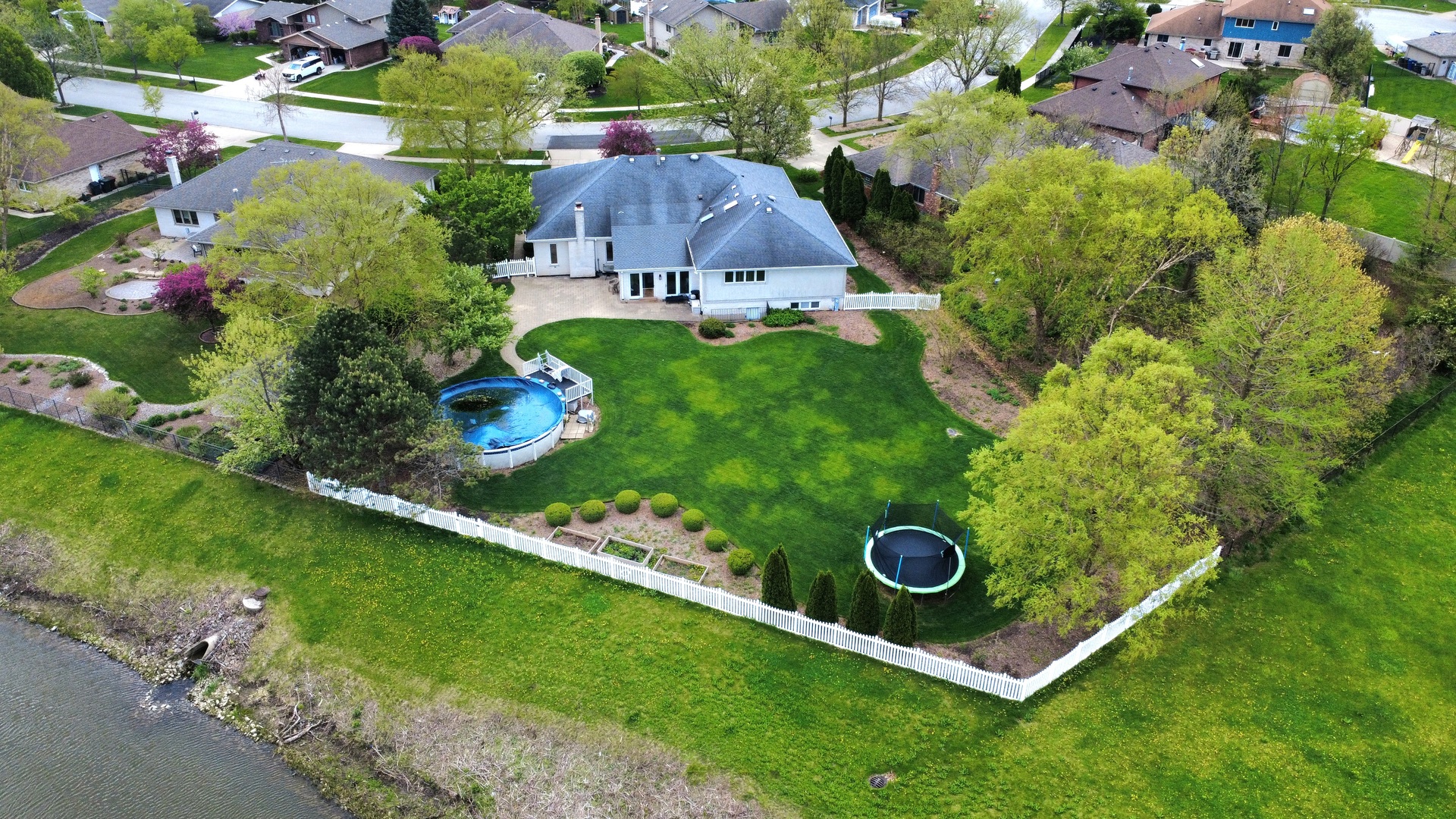 10160 Lancaster Drive Mokena, IL 60448 - Photo 37 of 41 an aerial view of residential house with outdoor space and street view