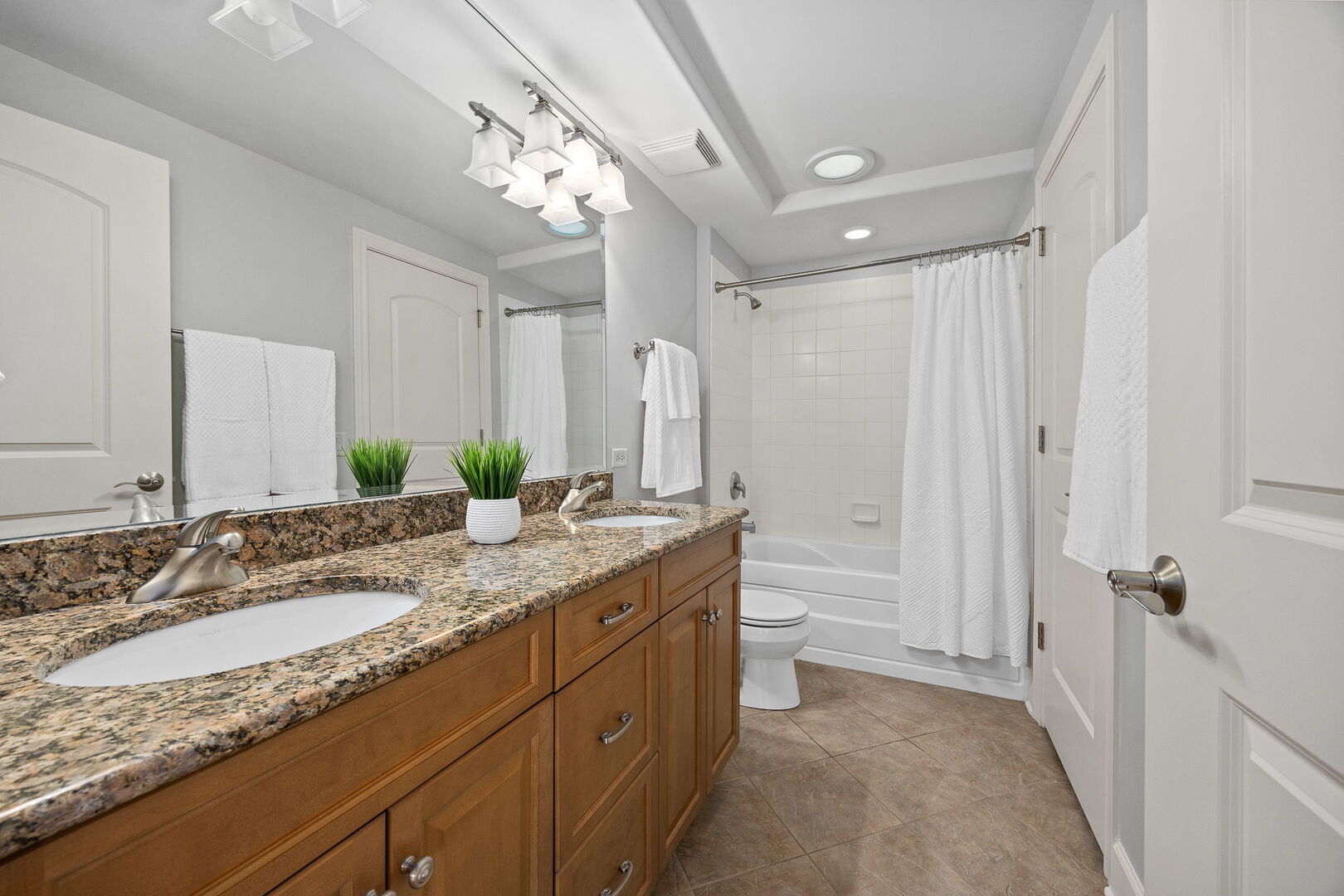 10 East Burlington Street, Unit 4B Riverside, IL 60546 - Photo 32 of 51 Gallery Image 32