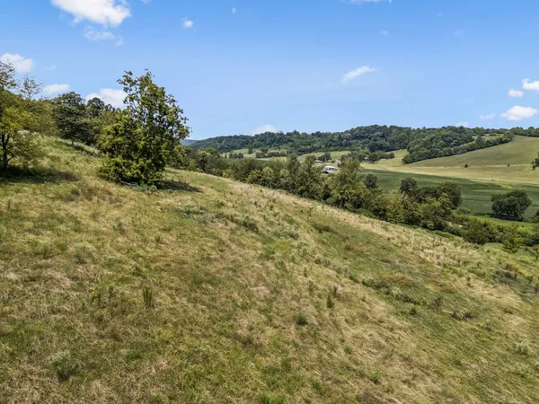 $594,900 | 4951 Weakley Creek Road, Lawrenceburg, TN 38464