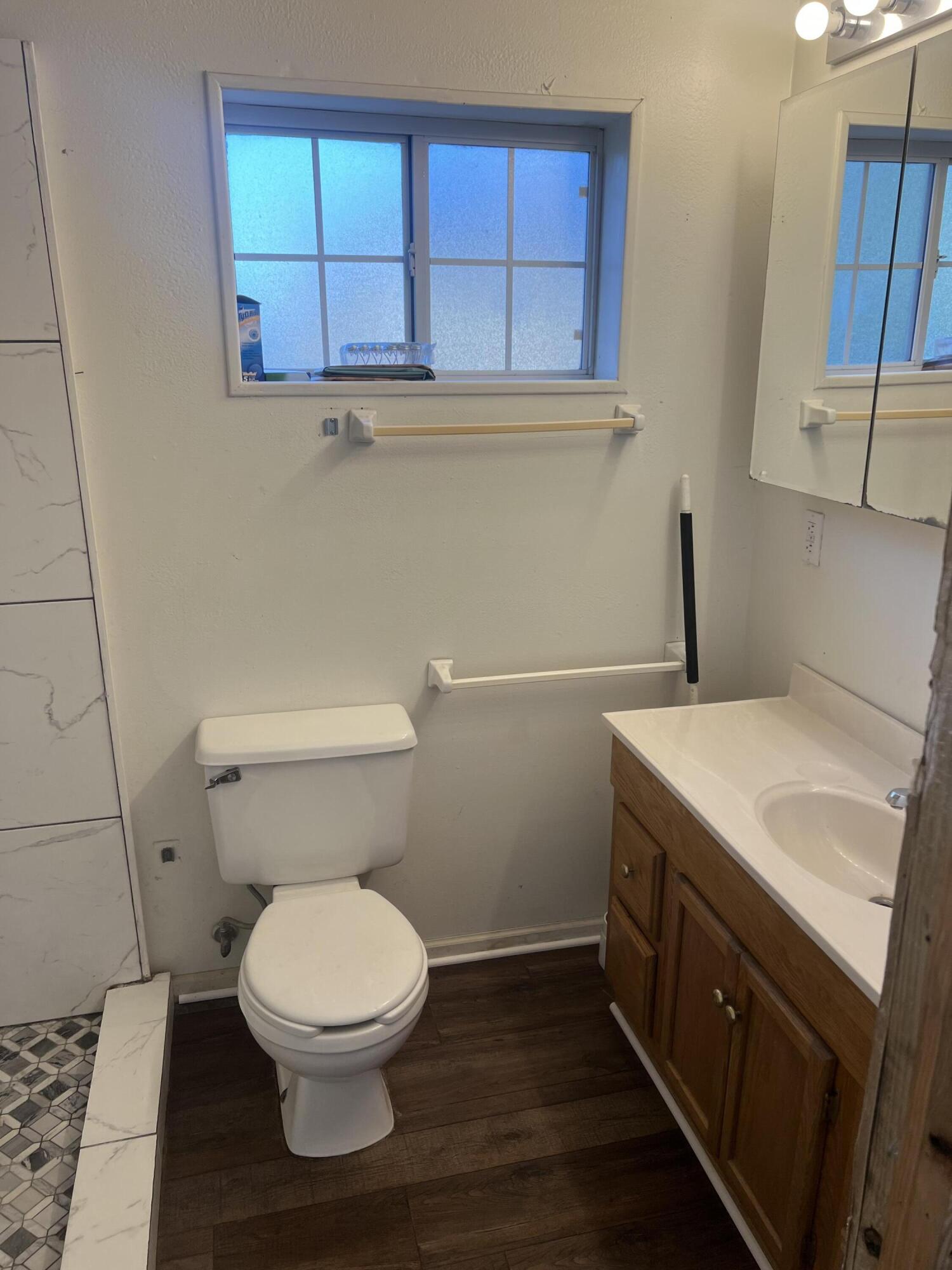 452 Pen Williams Road DeFuniak Springs, FL 32433 - Photo 44 of 56 Apartment bathroom