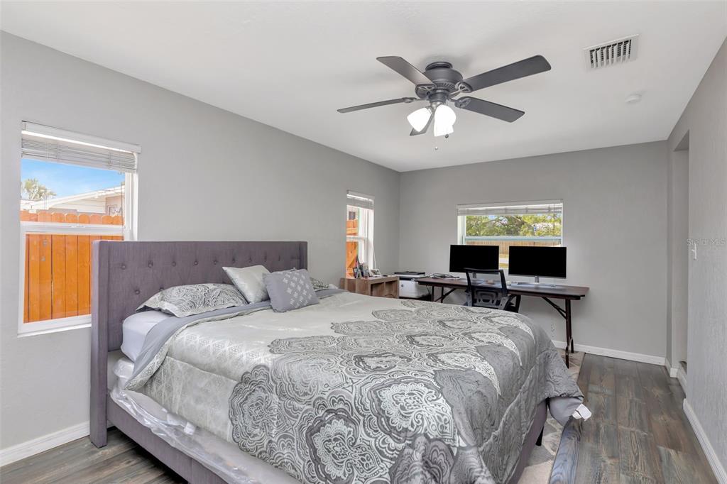 1223 Union Street Clearwater, FL 33755 - Photo 17 of 46
