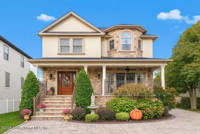 $1,675,000 | 63 Finlay Avenue | Prince's Bay