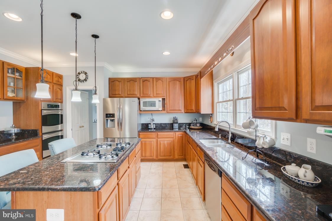 5 Ruffian Drive Stafford, VA 22556 - Photo 15 of 57 Plenty of Counter Space!