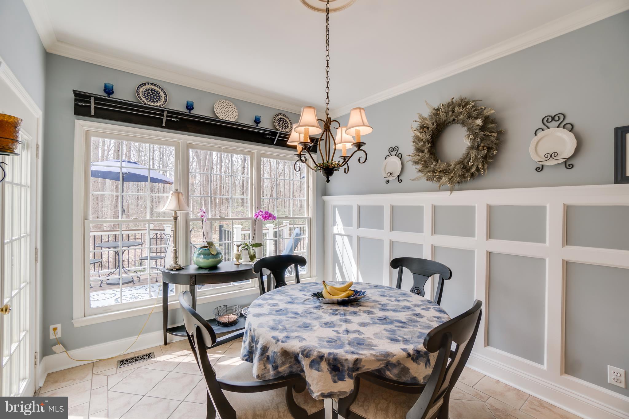 5 Ruffian Drive Stafford, VA 22556 - Photo 18 of 57 Breakfast nook with Craftsman Detailing!