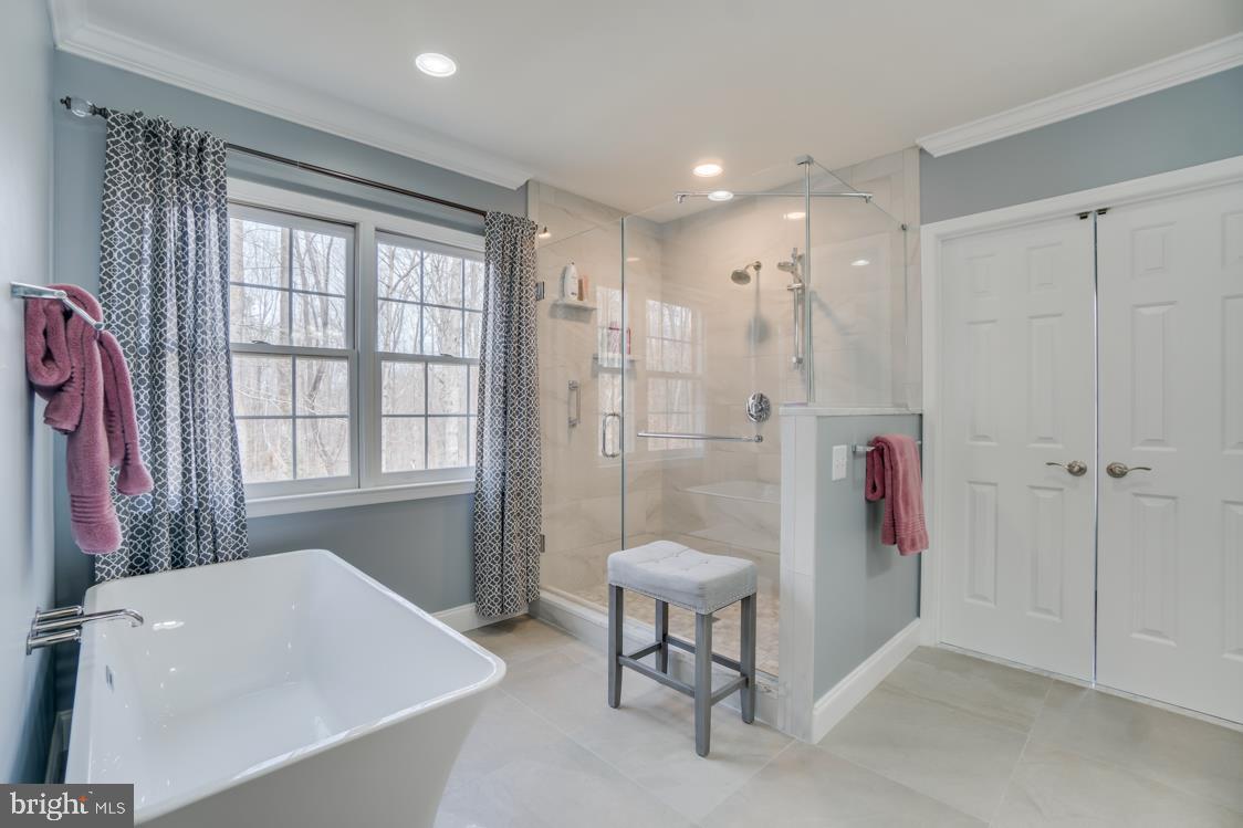 5 Ruffian Drive Stafford, VA 22556 - Photo 27 of 57 Large glass shower!