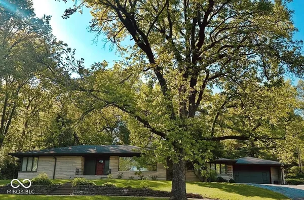 $1,475,000 | 6976 North Washington Boulevard, Indianapolis, IN 46220