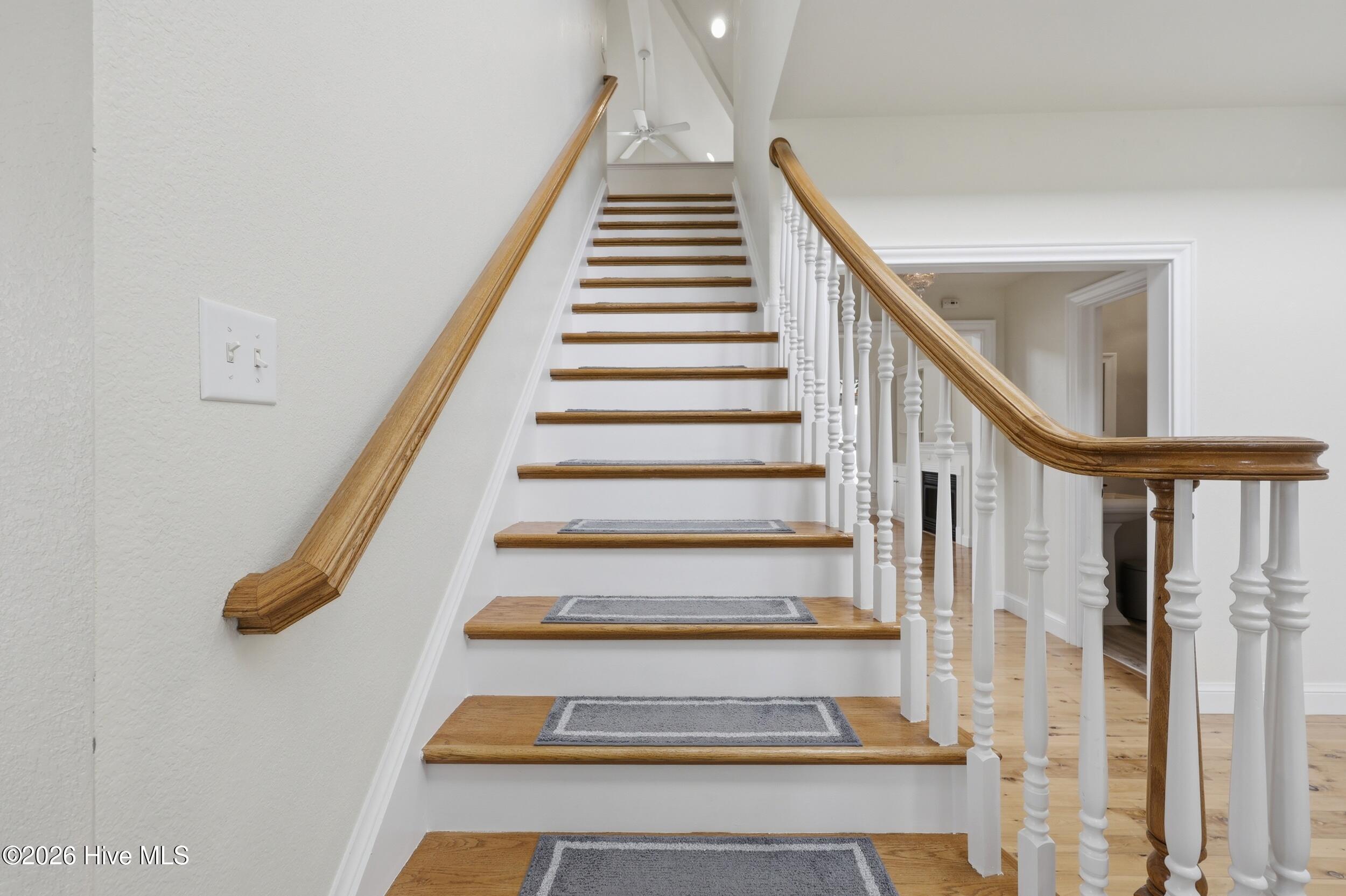 103 Bunch Road Aydlett, NC 27916 - Photo 33 of 72 Stairway