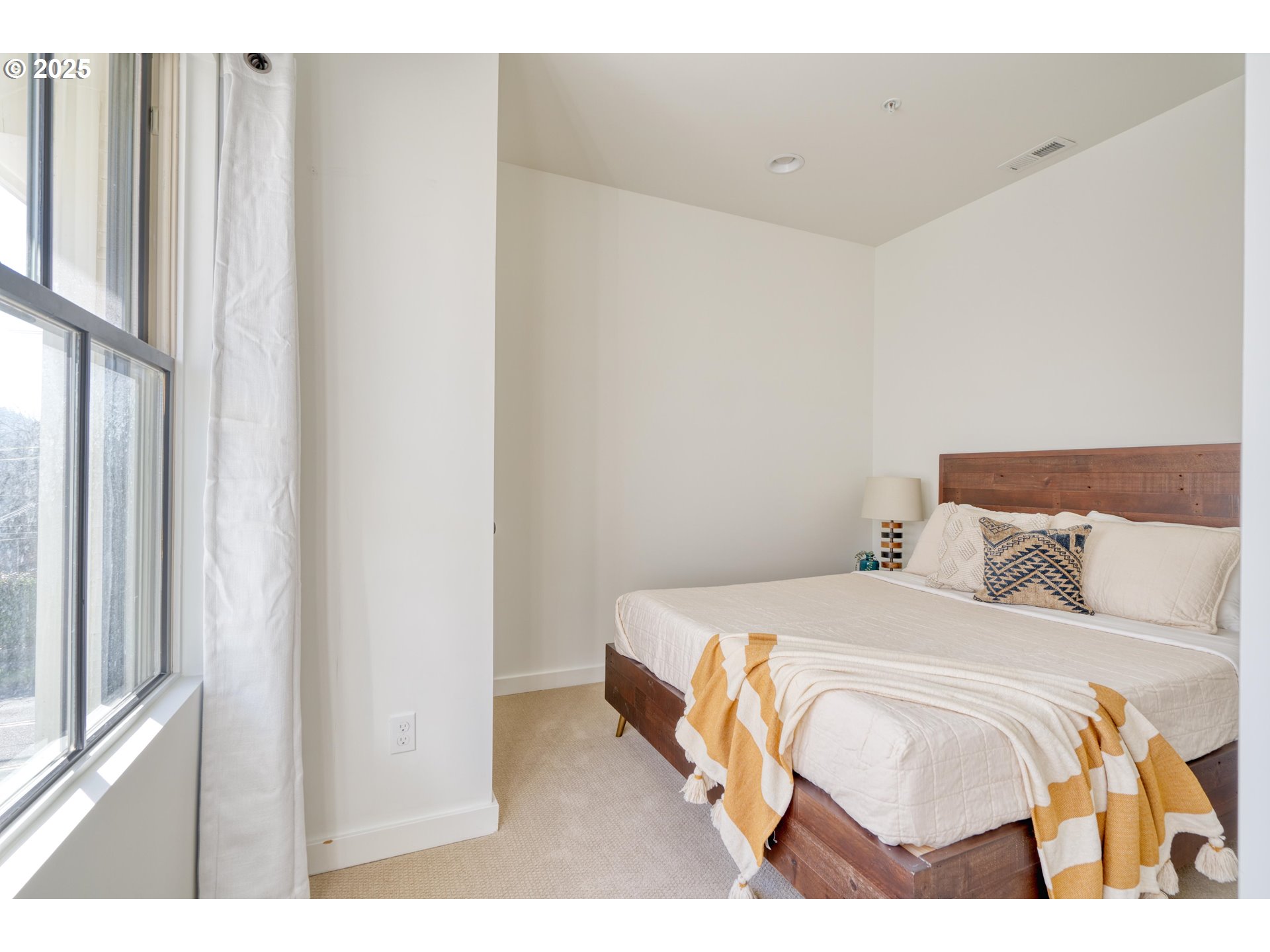 512 Northeast 56th Avenue Portland, OR 97213 - Photo 13 of 32