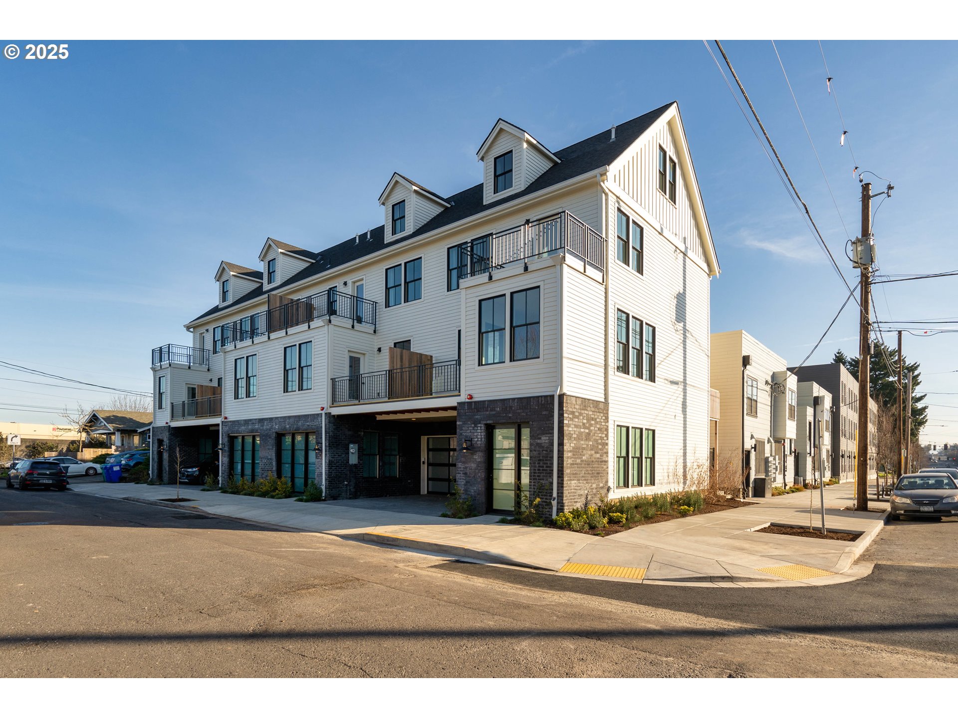512 Northeast 56th Avenue Portland, OR 97213 - Photo 3 of 32
