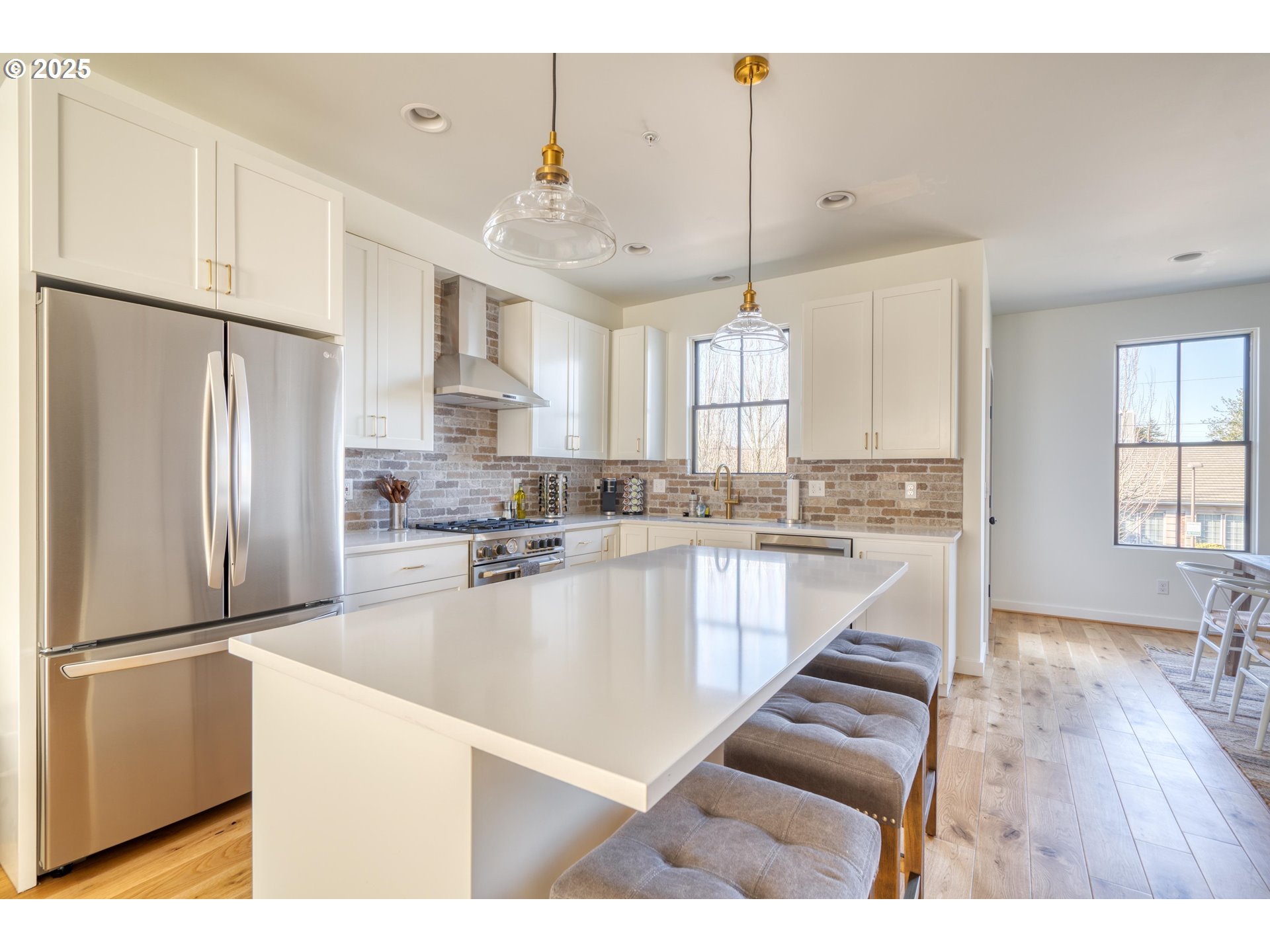 512 Northeast 56th Avenue Portland, OR 97213 - Photo 5 of 32