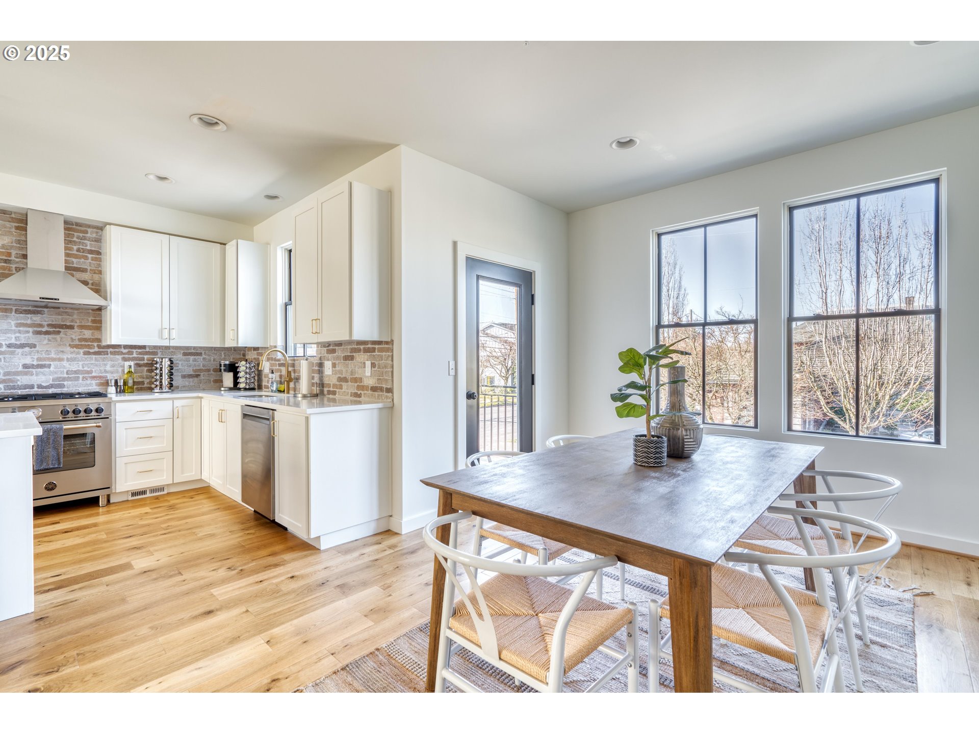 512 Northeast 56th Avenue Portland, OR 97213 - Photo 7 of 32