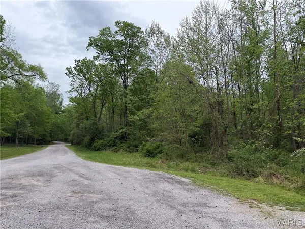 $39,500 | 11 Choctaw Drive, Carbondale, IL 62901