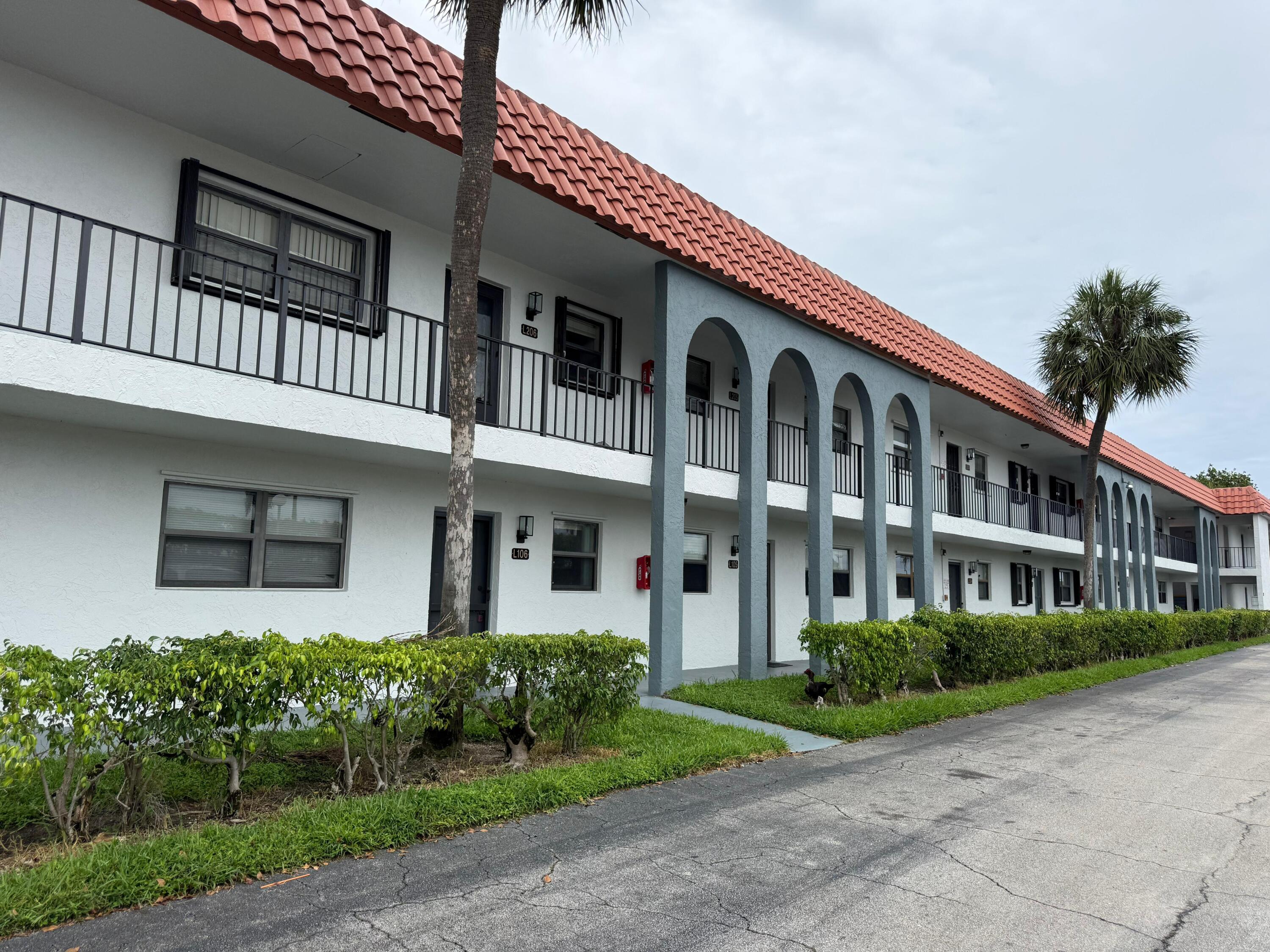 2141 Woolbright Road, Unit L106 Boynton Beach, FL 33426 - Photo 1 of 11 WhatsApp Image 2026-06-04 at 19.54.32
