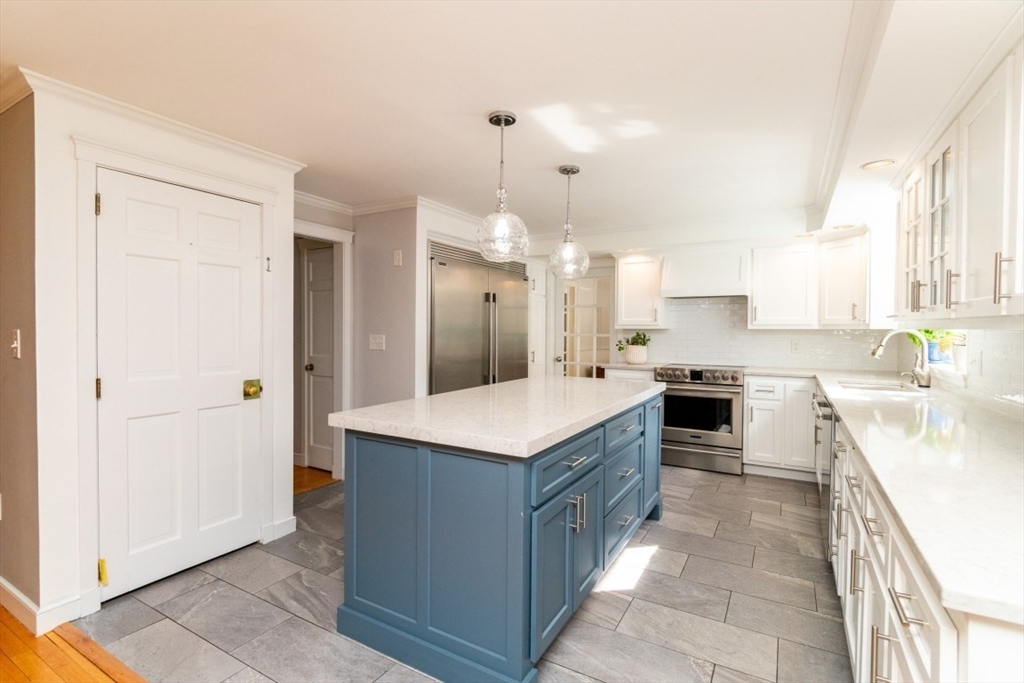 745 Washington Street Walpole, MA 02081 - Photo 6 of 42