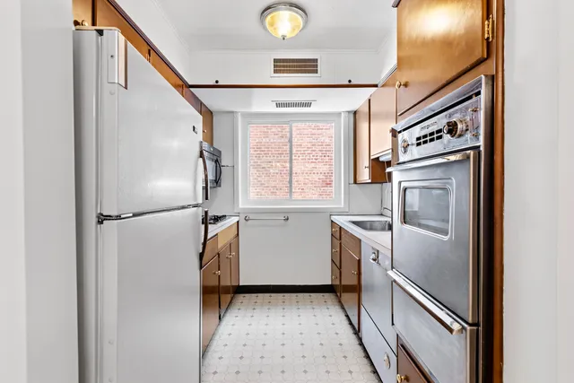 $224,000 | 70 West 32nd Street, Unit 4D, Bayonne, NJ 07002