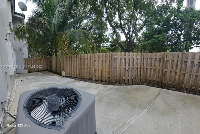 Three Lakes Miami, FL 33186 - Photo 30 of 34 a view of a wooden fence