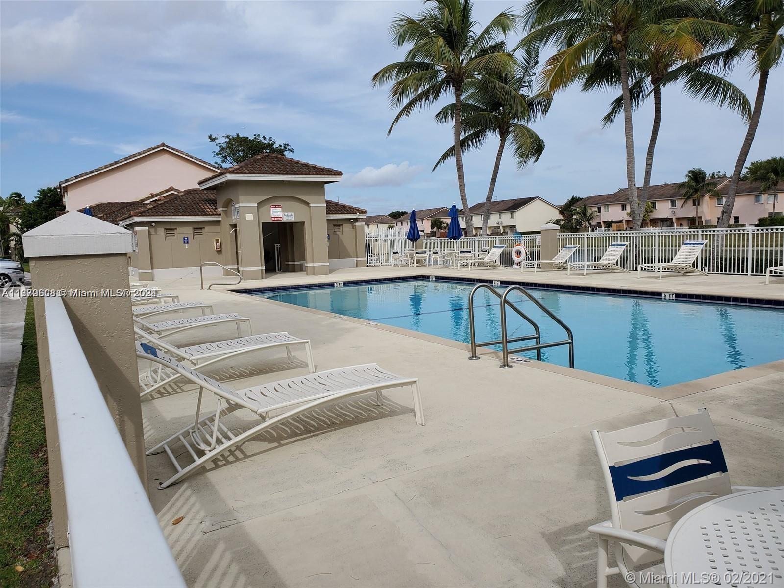 Three Lakes Miami, FL 33186 - Photo 31 of 34 a view of kitchen with a sink and microwave