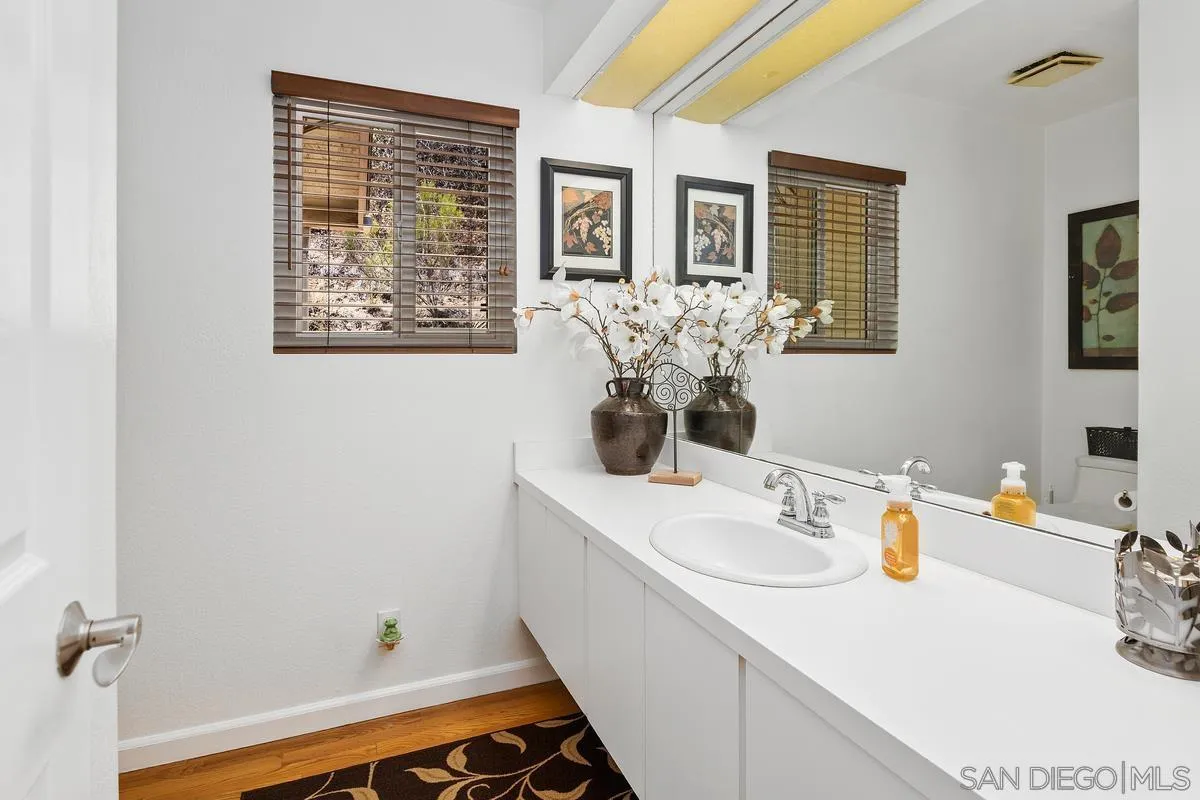 11651 Shadowglen Road El Cajon, CA 92020 - Photo 18 of 48