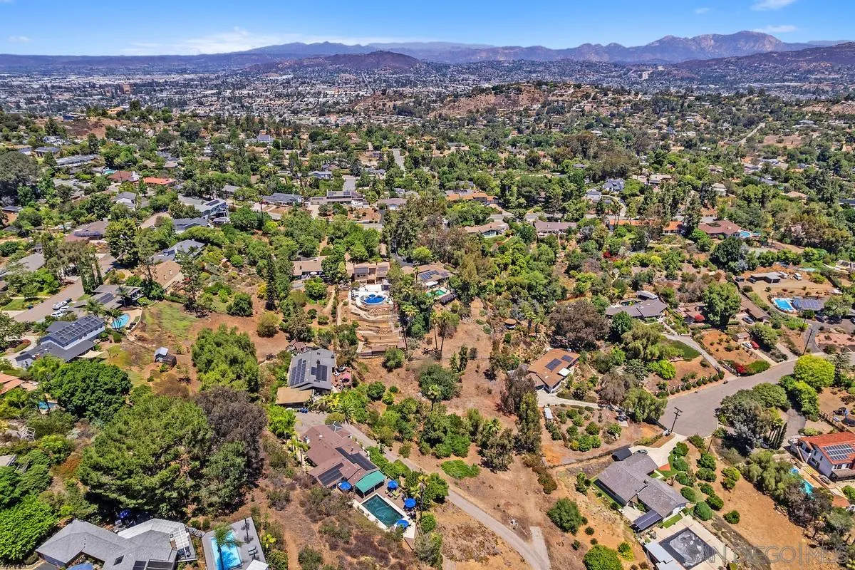 11651 Shadowglen Road El Cajon, CA 92020 - Photo 45 of 48