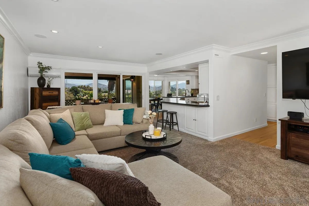 11651 Shadowglen Road El Cajon, CA 92020 - Photo 10 of 48