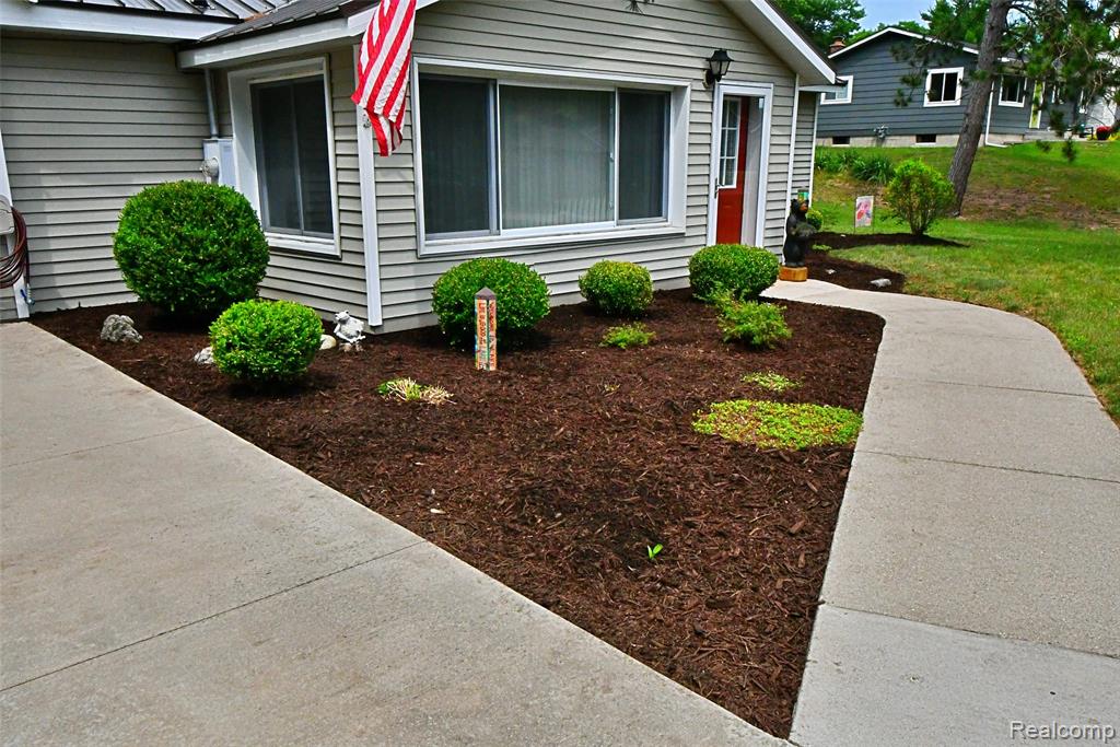 9611 Monroe Road St. Helen, MI 48656 - Photo 3 of 24