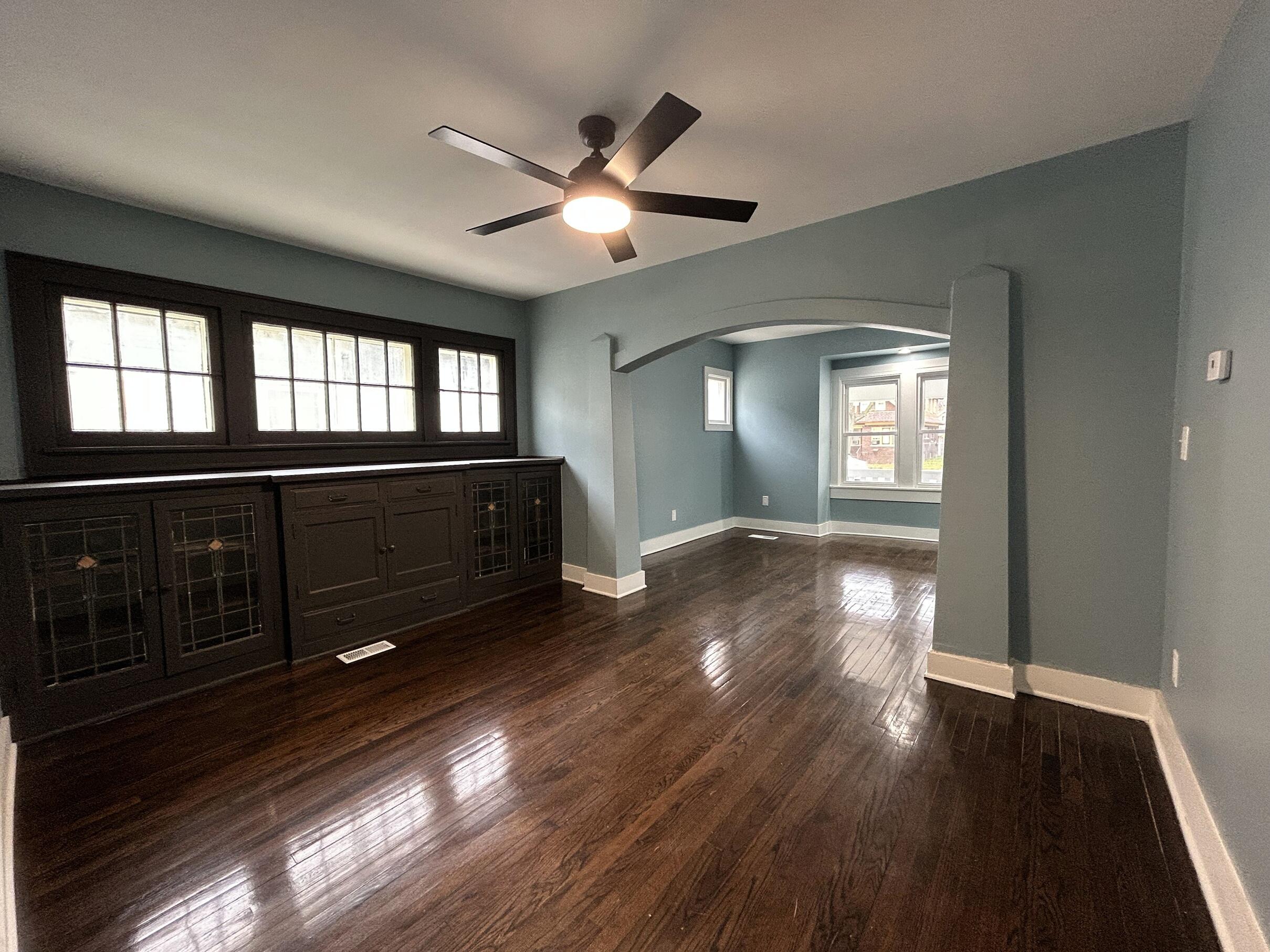 4462 North 27th Street Milwaukee, WI 53209 - Photo 8 of 21 Dining 2