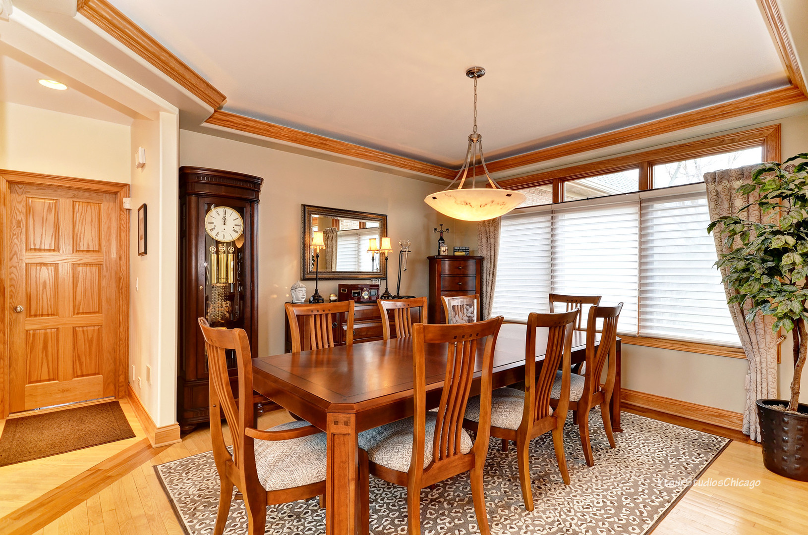 119 Florence Road Inverness, IL 60010 - Photo 8 of 57