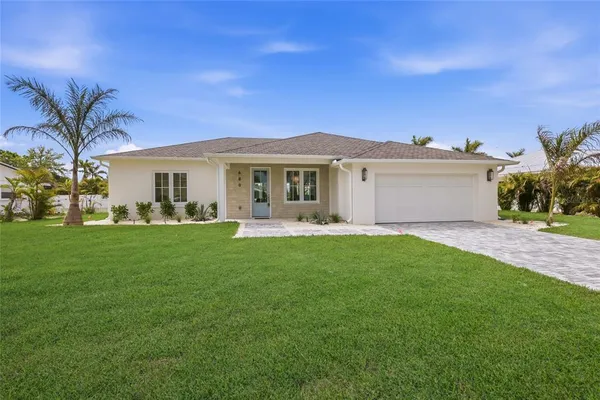 $2,395,000 | 680 Key Royale Drive, Holmes Beach, FL 34217