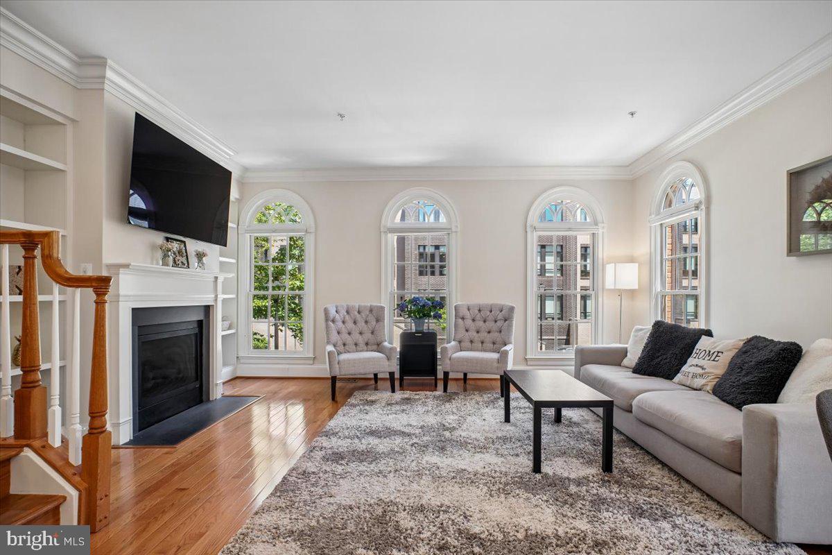 412 Pendleton Street Alexandria, VA 22314 - Photo 10 of 48 Bright and airy living space awaits.