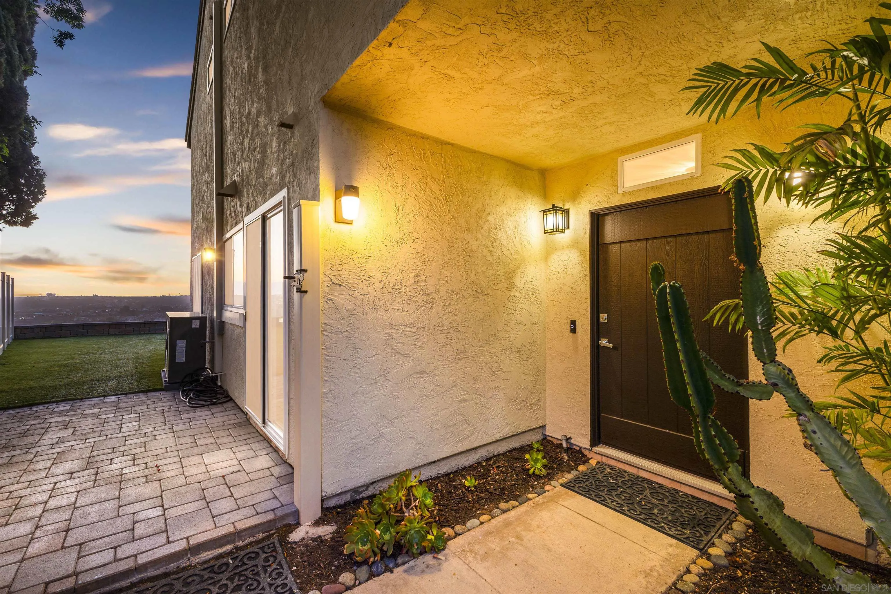 8834 Capcano Road San Diego, CA 92126 - Photo 4 of 55 Gallery Image 4