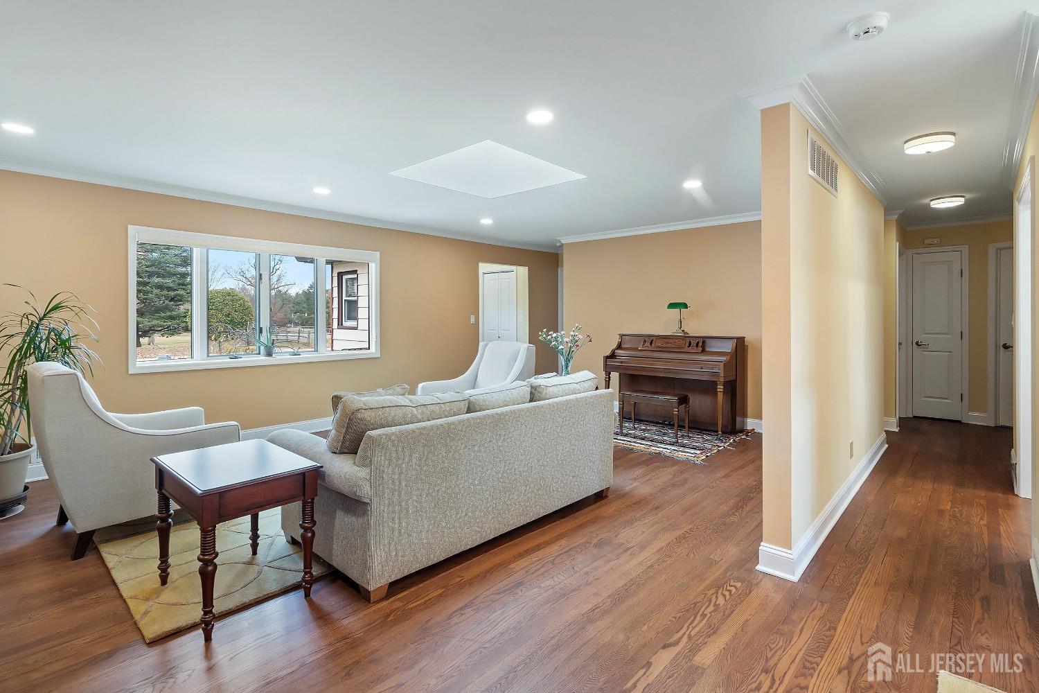 261 Rues Lane East Brunswick, NJ 08816 - Photo 10 of 34 Gallery Image 10