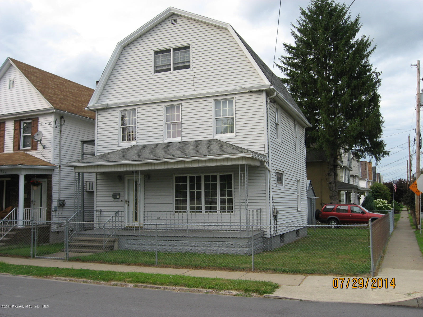 702 Foster Street Scranton, PA 18508 - Photo 1 of 14 Gallery Image 1