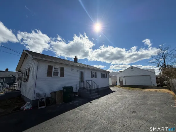 $2,900 | 35 Early Avenue, Stratford, CT 06615