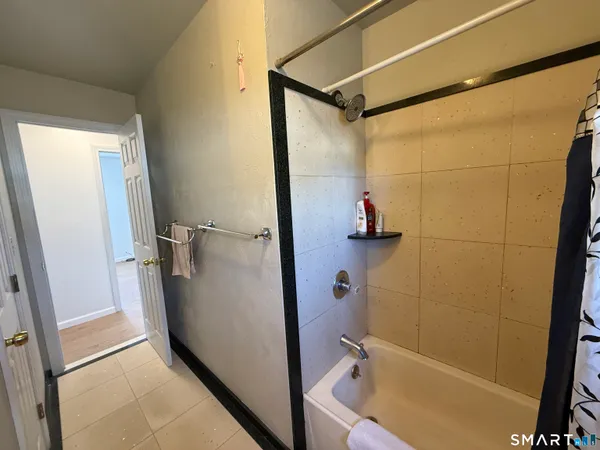 $2,900 | 35 Early Avenue, Stratford, CT 06615