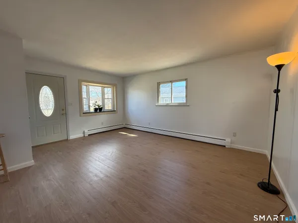 $2,900 | 35 Early Avenue, Stratford, CT 06615