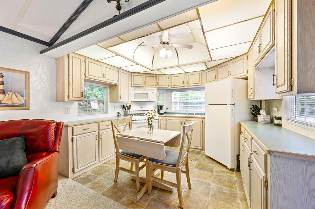 6602 North Rocky Road, Unit 153152 Sturgeon Bay, WI 54235 - Photo 9 of 18