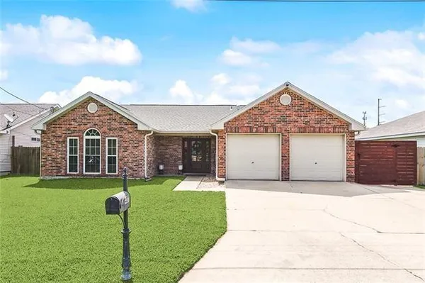 $415,000 | 407 East 3rd Street, Belle Chasse, LA 70037