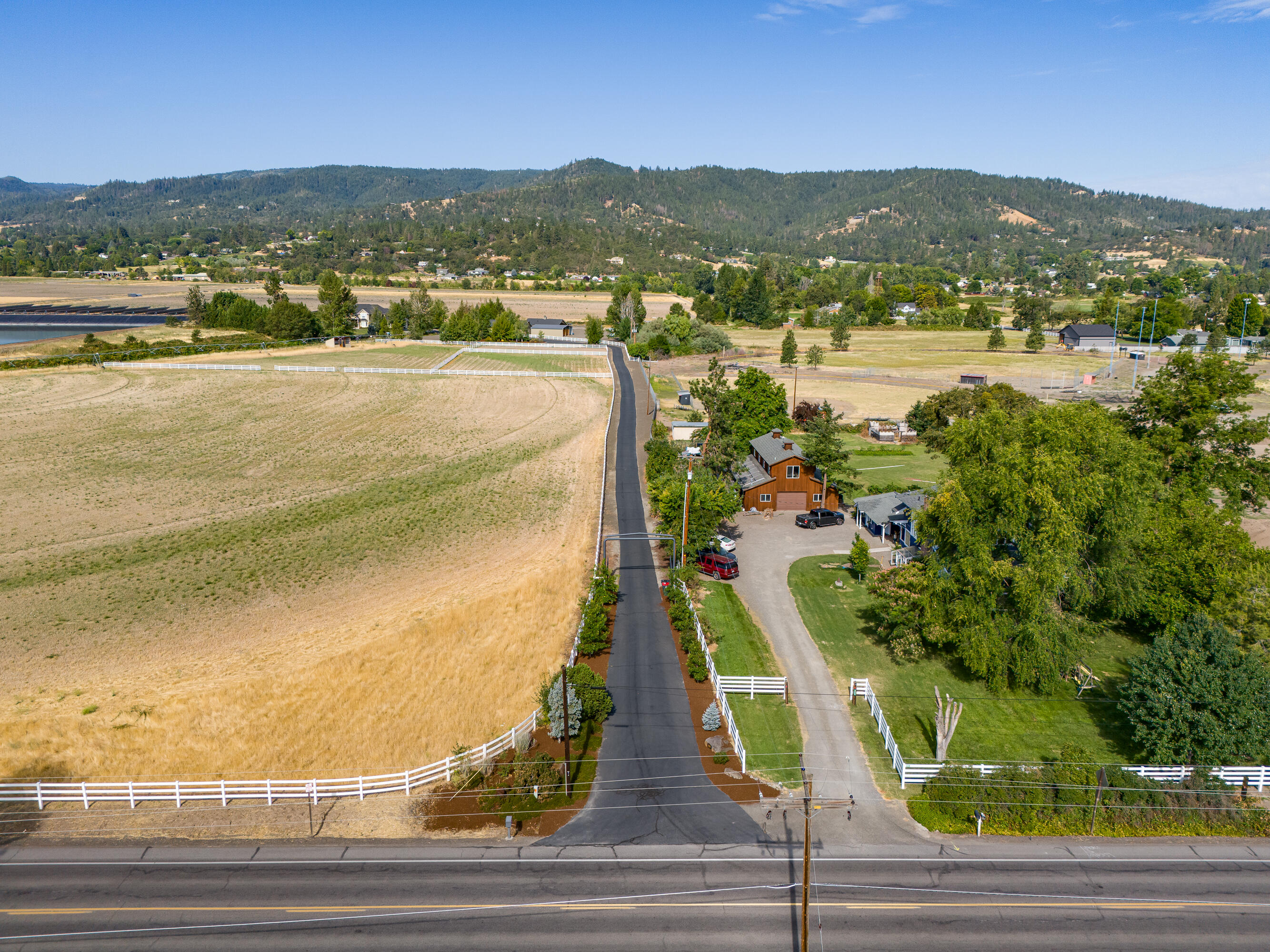 2845 Hanley Road Central Point, OR 97502 - Photo 64 of 66 20