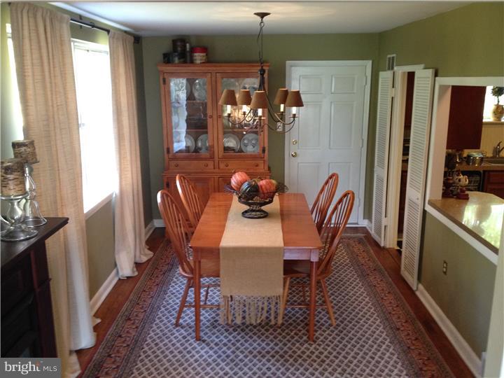 21 Fairway Road Paoli, PA 19301 - Photo 4 of 8 Gallery Image 4