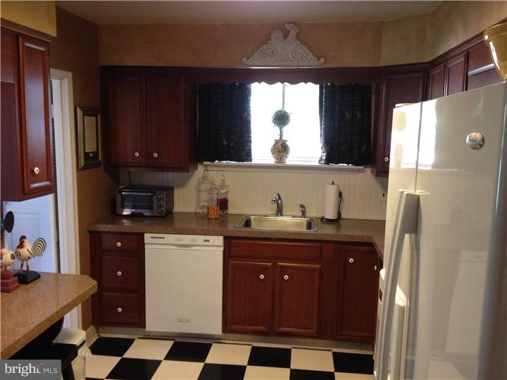21 Fairway Road Paoli, PA 19301 - Photo 6 of 8 Gallery Image 6